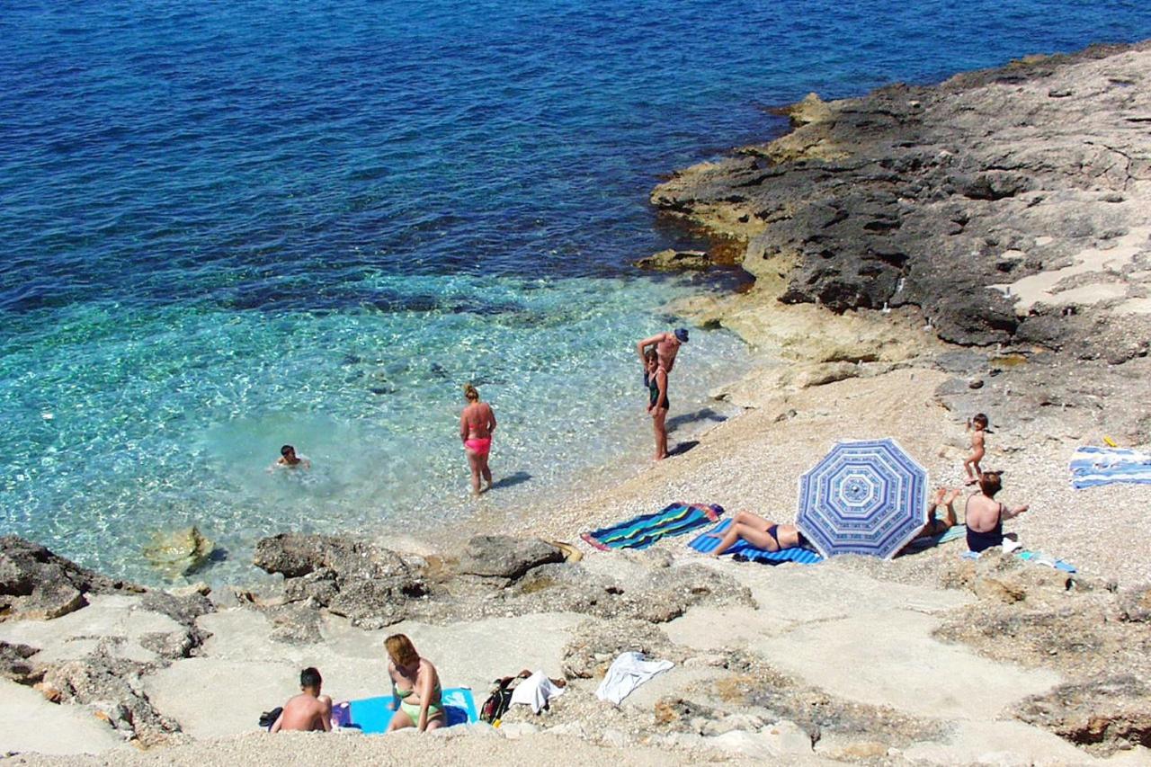 Apartments With A Parking Space Ivan Dolac, Hvar - 8753 ภายนอก รูปภาพ