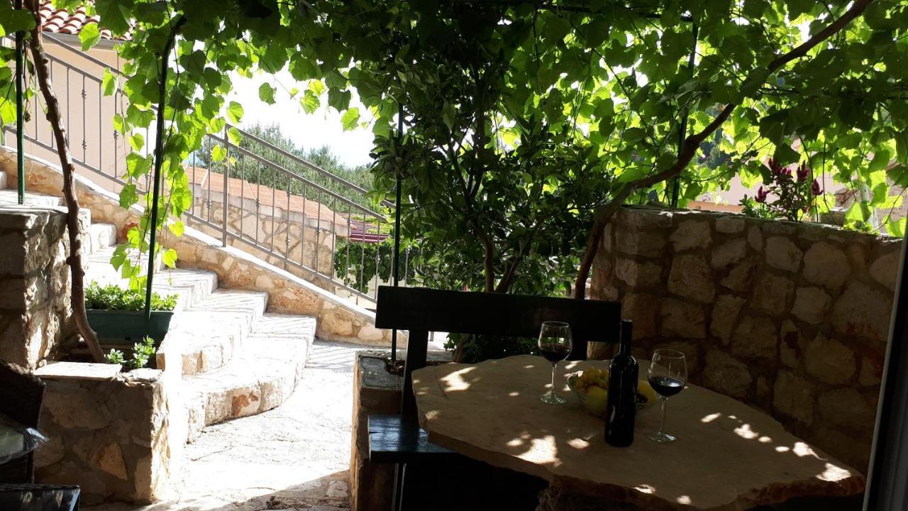 Apartments With A Parking Space Ivan Dolac, Hvar - 8753 ภายนอก รูปภาพ